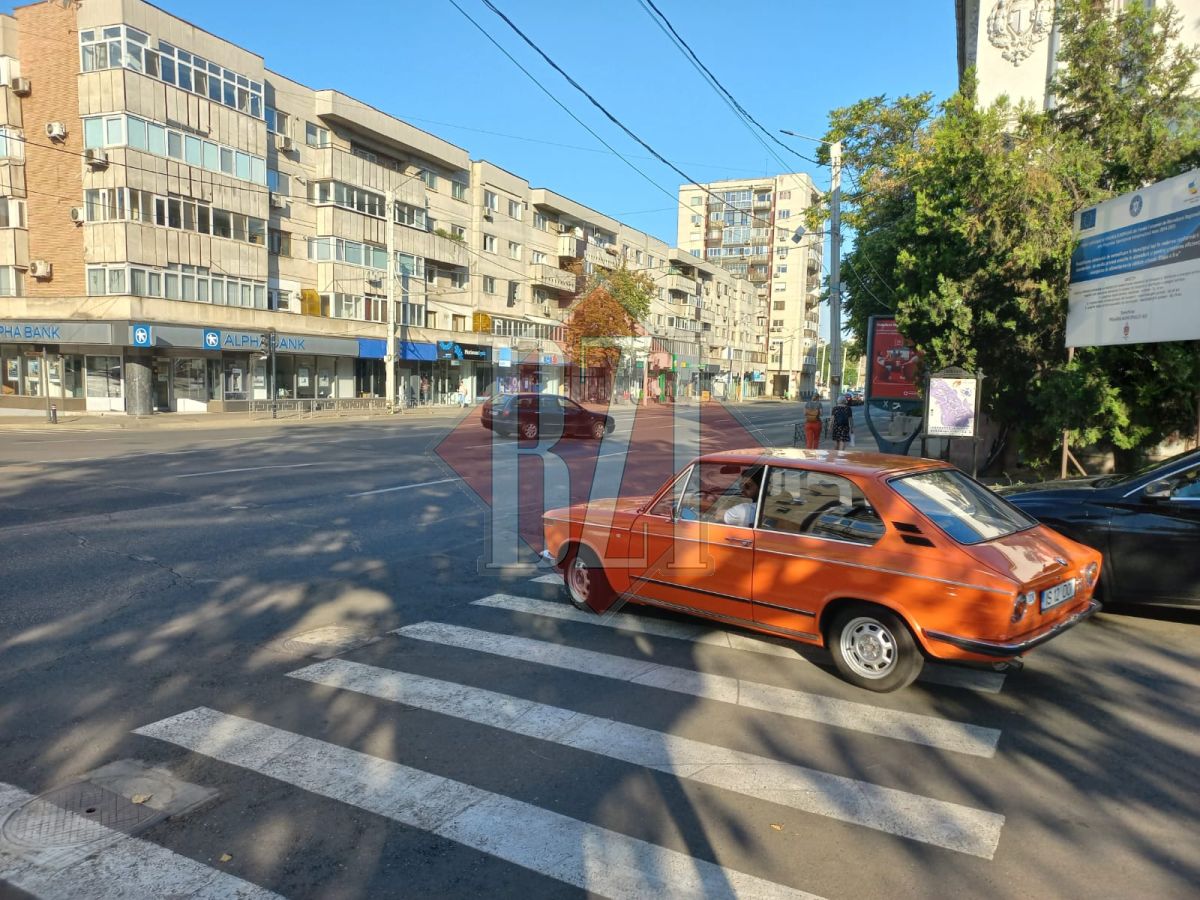 BMW-ul de epocă a revenit pe străzi. Ieşeanul a plătit amenda, după ce a parcat neregulamentar – FOTO