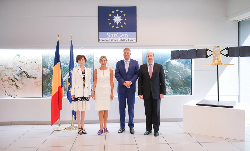 A gafat sau nu Carmen Iohannis la Madrid? Mihai Albu comentează controversatele sandale mov