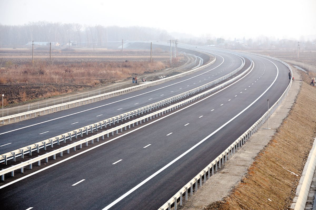 Criză economică afectează construcția de drumuri din România. Un constructor dorește rezilierea contractului cu CNAIR
