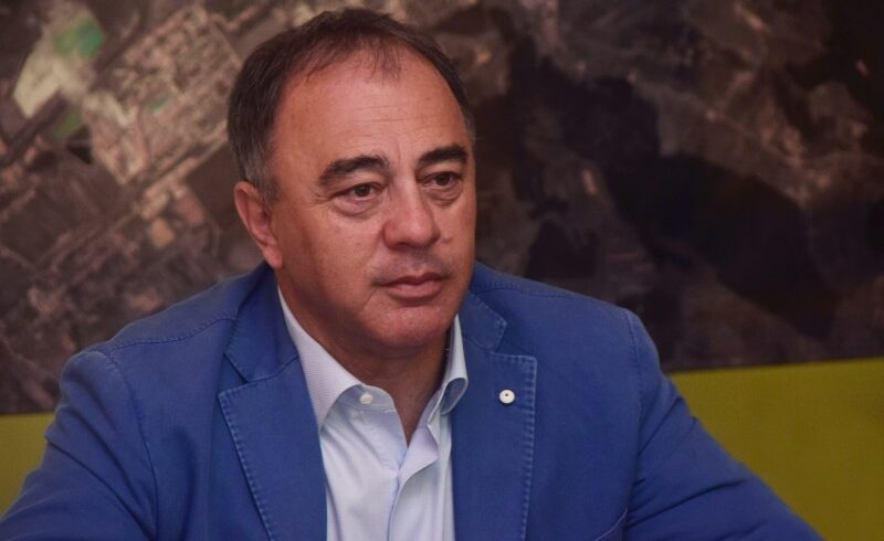Fostul primar de Târgu Mureş Dorin Florea a învins definitiv DNA în dosarul în care parchetul a încercat să-l facă pentru o presupusă complicitate la uzurparea funcţiei constând în 9.198 de acte materiale