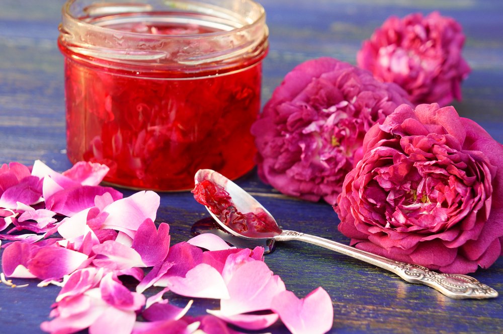Dulceață de trandafiri. Rețeta veche a bunicii pentru un deliciu de neuitat
