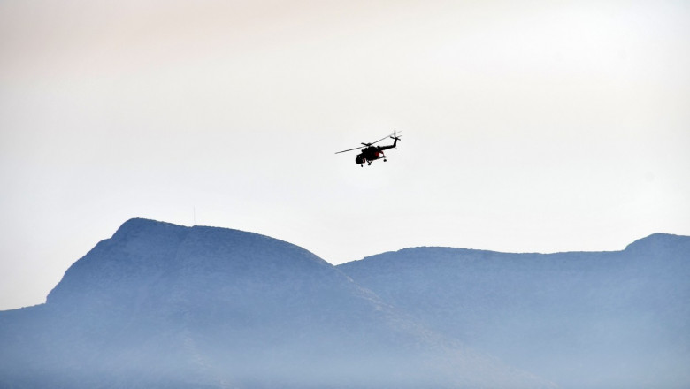 Un elicopter s-a prăbușit în mare, în Grecia. Copilotul român și un grec au murit