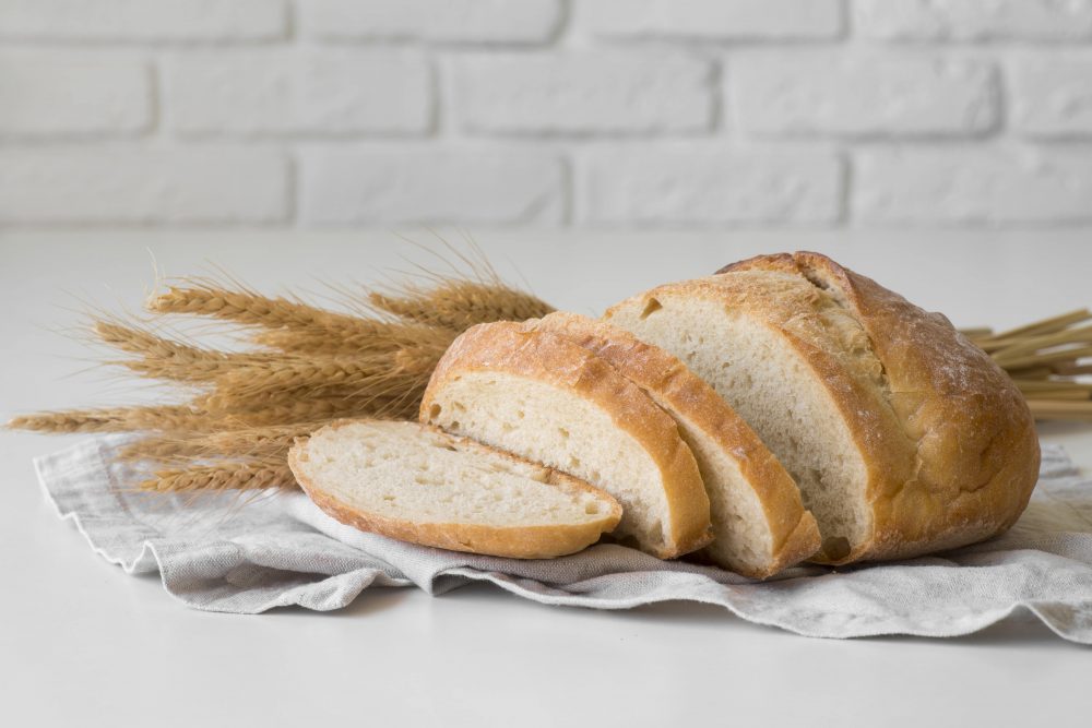 Câte grame și câte calorii are o felie de pâine? Iată care sunt