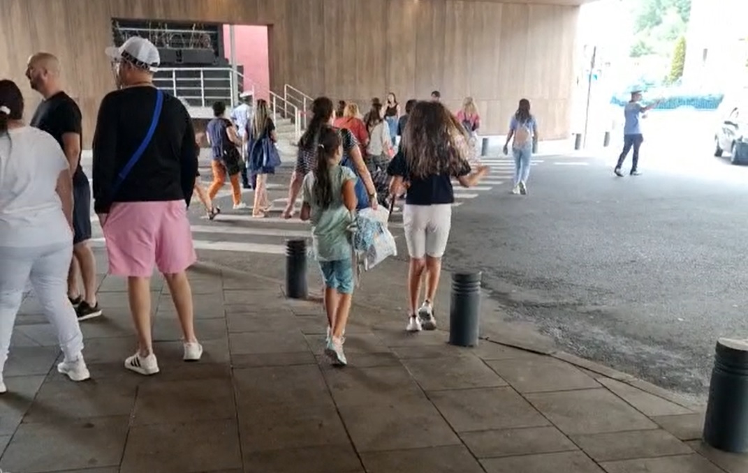 Amenințare cu bombă la un mall din Brașov – VIDEO