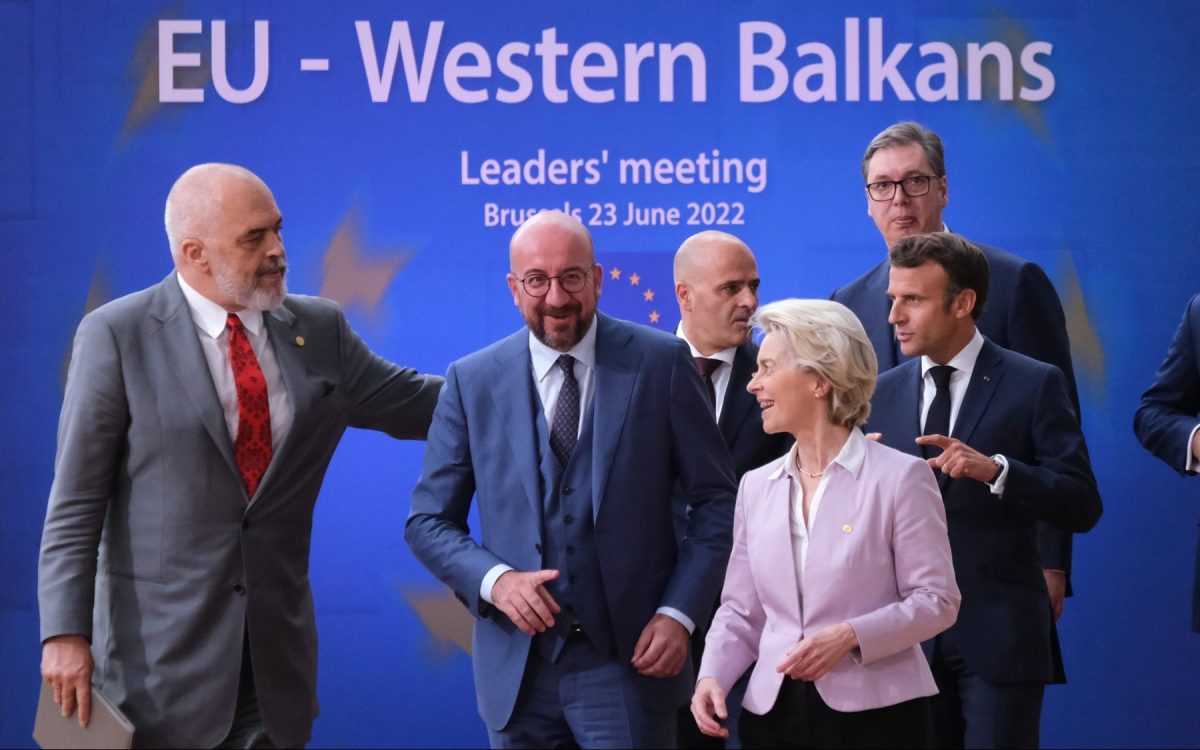 UE acceptă deschiderea negocierilor de aderare cu Albania și Macedonia de Nord