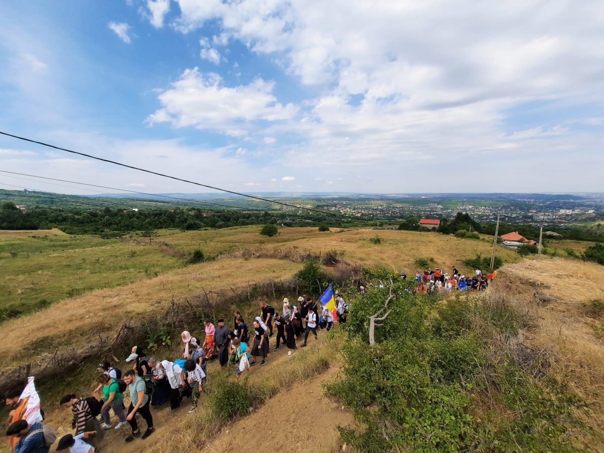 La pas pe colinele sfinte ale Iașului – GALERIE FOTO, VIDEO