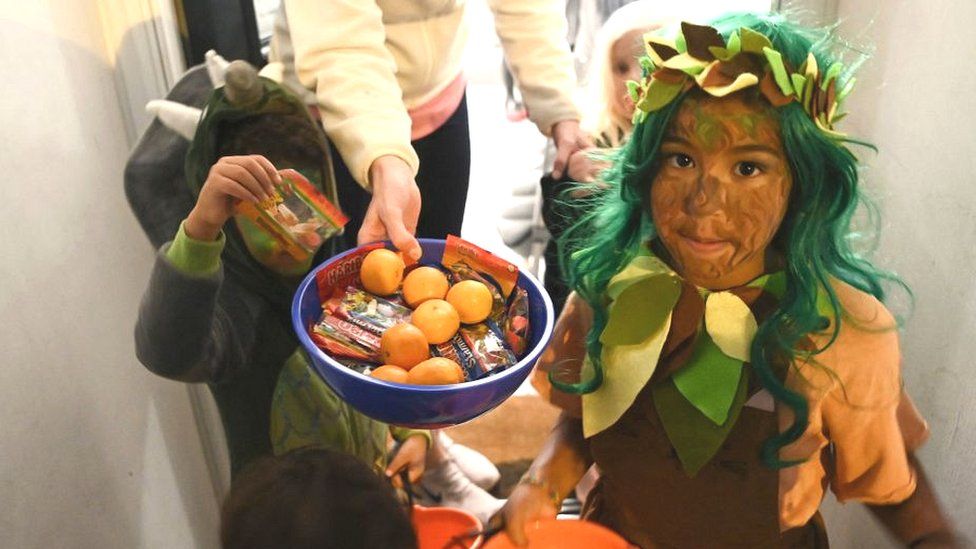 Penurie de dulciuri în SUA. Un producător național nu poate susține producția pentru Hallowen