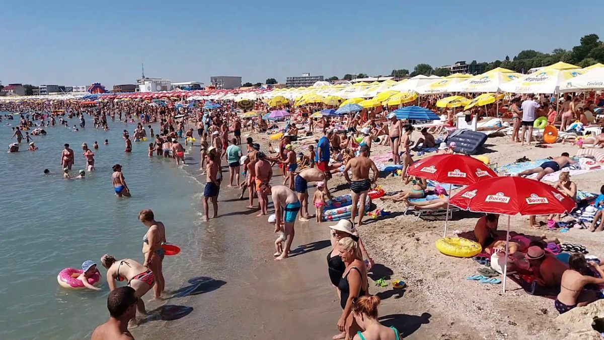 Peste 85.000 de turiști, pe litoralul românesc, în plină caniculă. Care este stațiunea cu cei mai mulți vizitatori?