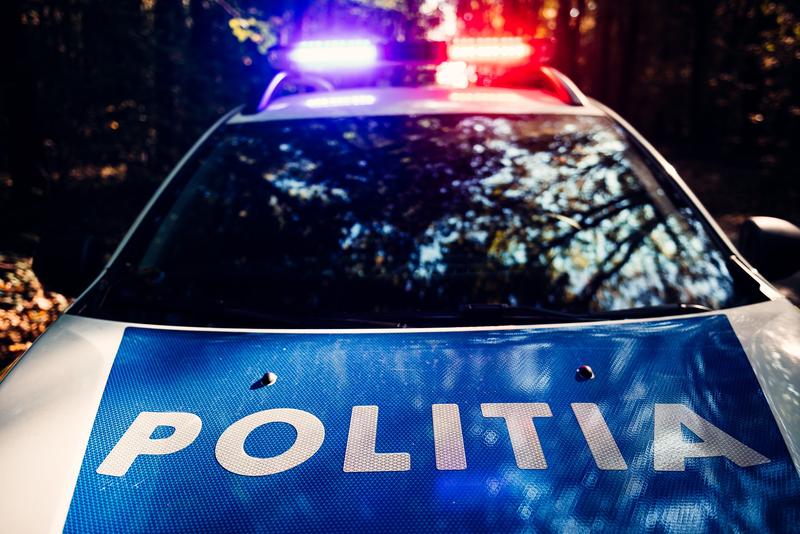 Un șofer beat s-a răsturnat cu microbuzul în judeţul Prahova! Trei adolescente au fost rănite