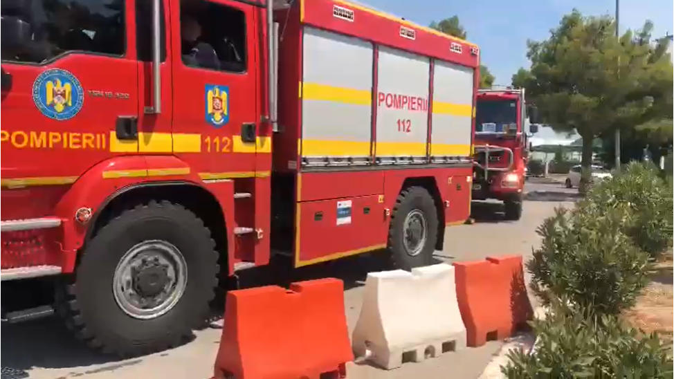 Incendiu de deșeuri în județul Iași. Flăcările s-au propagat la acoperișul unei locuințe părăsite – EXCLUSIV