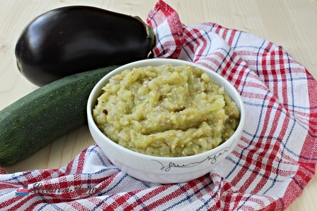 Ce trebuie să faceți pentru a avea o salată de vinete perfectă. Care este ingredientul secret