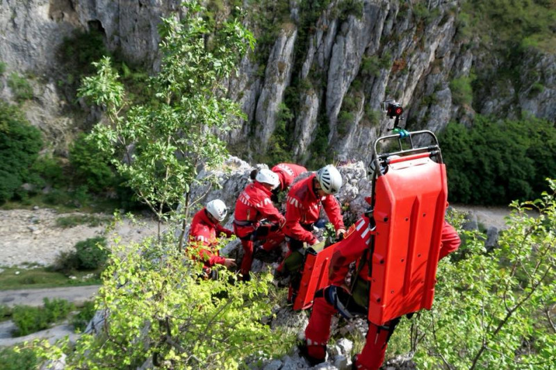 Acţiuni ale salvamontiştilor pentru salvarea a două femei, rănite în Munţii Făgăraş