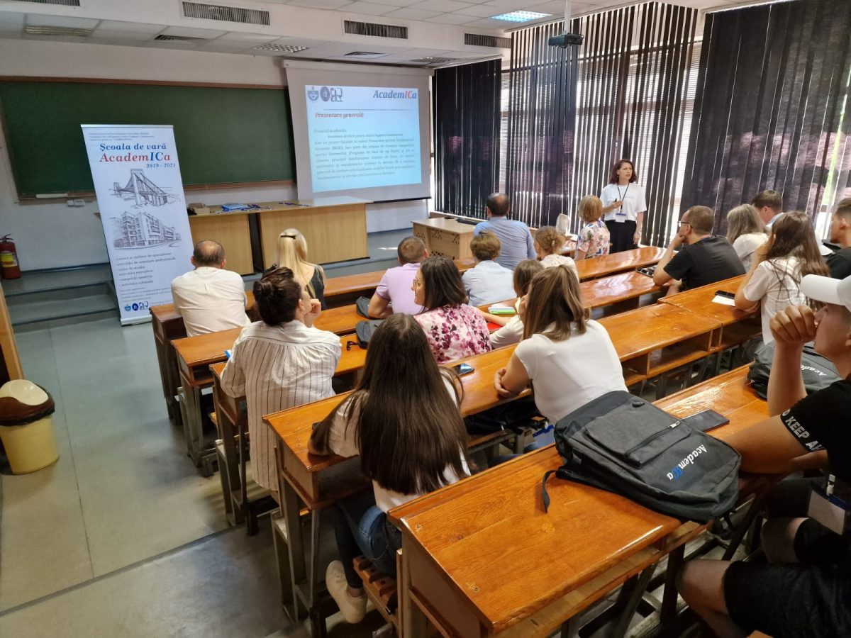 Viața de student, experimentată până pe 31 iulie la TUIASI de peste 600 de elevi: trăiesc la cămin, realizează experimente în laborator și vizitează companii din toată țara