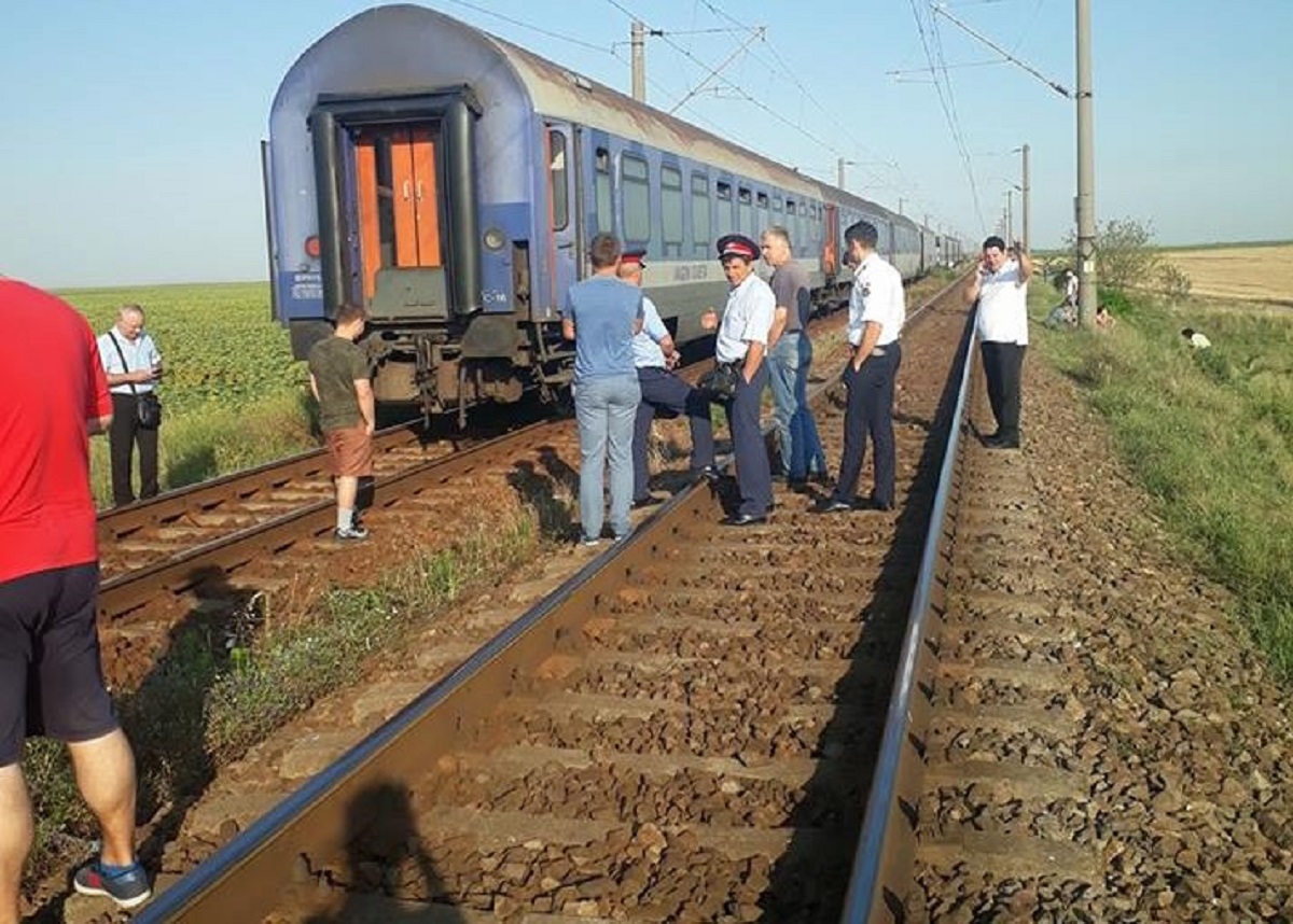 Trenul Iași – Timișoara Nord a rămas în câmp, la doar câțiva kilometri de Pașcani! Locomotiva s-a defectat la doar după o oră de la plecarea din Capitala Moldovei – EXCLUSIV
