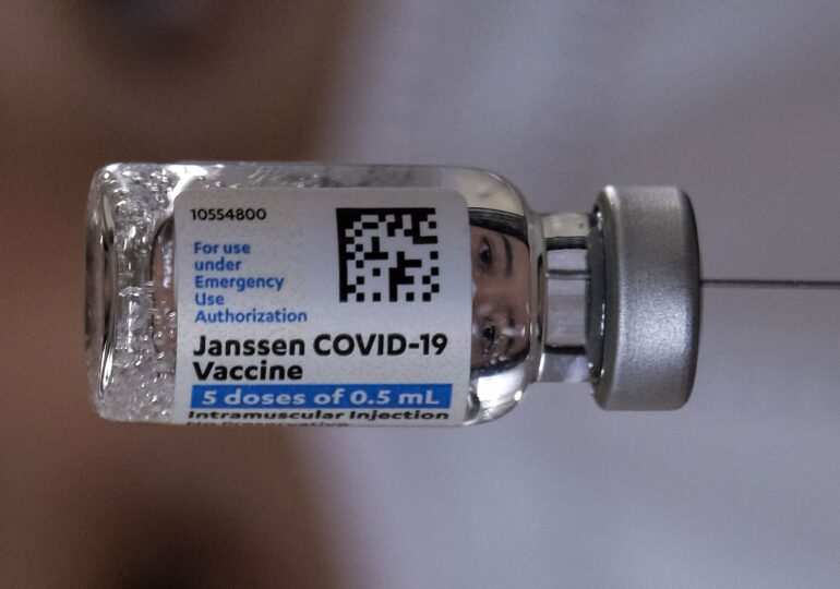 A murit din cauza vaccinului Johnson & Johnson. Bărbatul avea sindromul Guillain-Barre