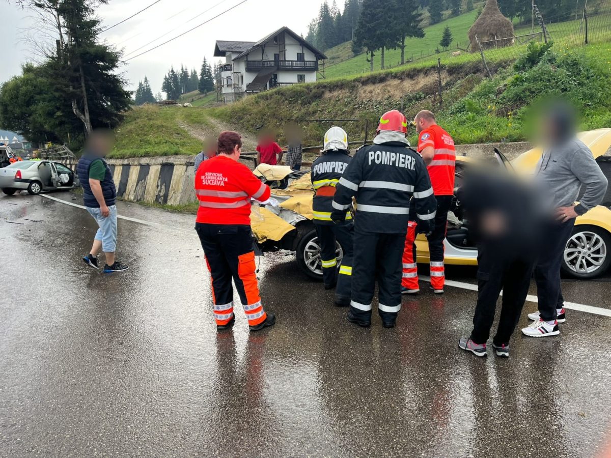 Accident rutier mortal în Pasul Mestecăniş. Trei autoturisme au intrat în coliziune, printre care şi un taxi din Iaşi – FOTO