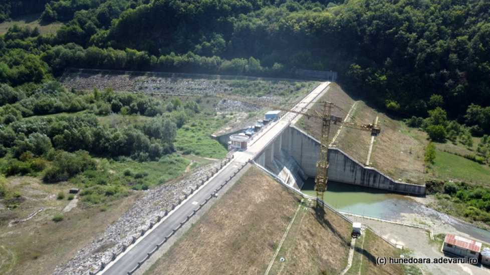 Barajul Mihăileni a rămas fără lac de acumulare. Lucrările s-au întins pe 35 de ani – FOTO, VIDEO
