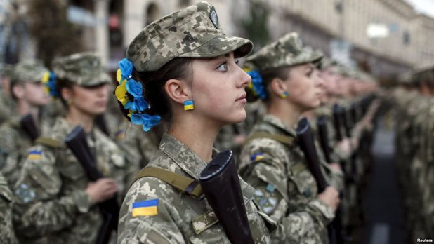 femei inrolate in armata ucraineana