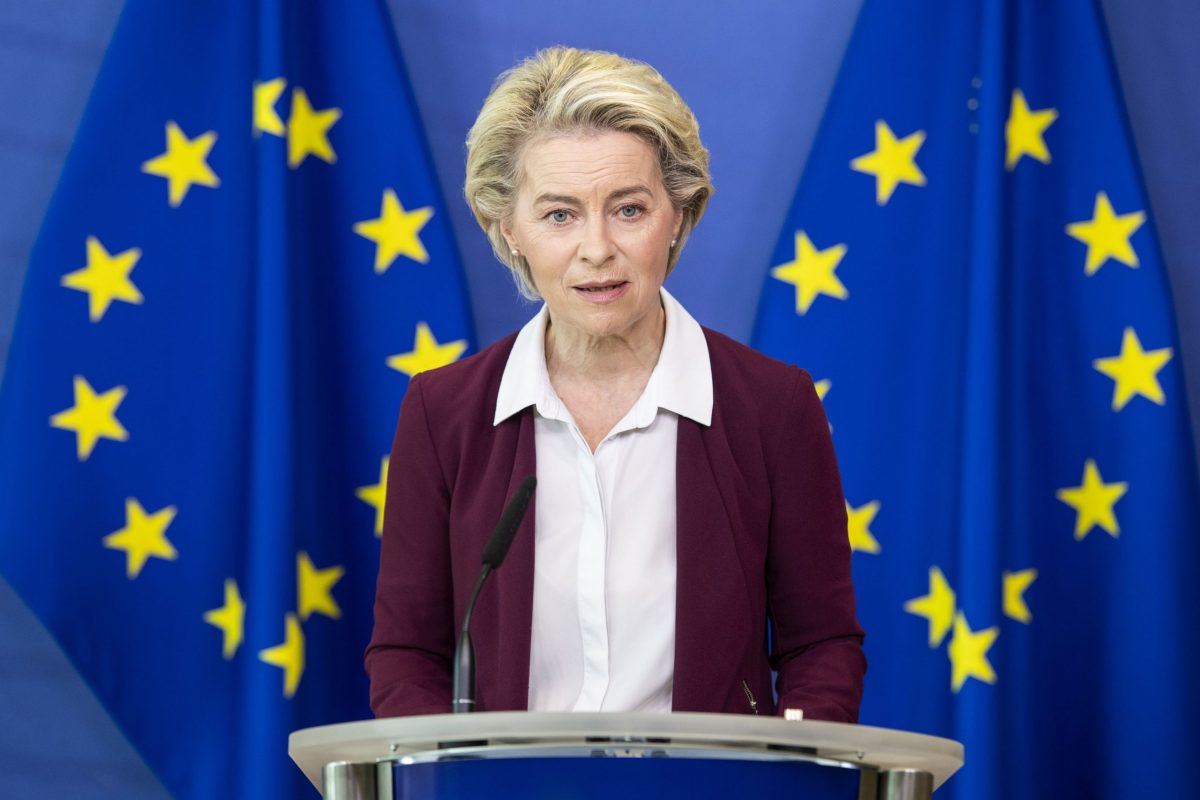 Europa riscă să ajungă dependentă de China, după ce înlocuiește gazul și petrolul din Rusia. Ursula von der Leyen: „Trebuie să evităm căderea în aceeaşi dependenţă”