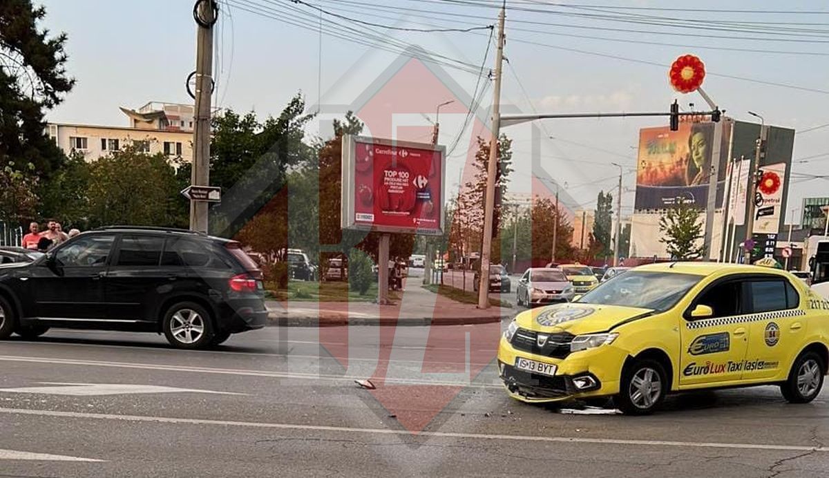Accident rutier la Cotnari. Două autoturisme implicate, dintre care un taxi – EXCLUSIV, FOTO