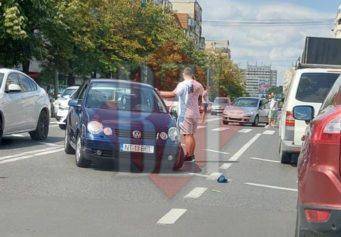 Accident rutier în Păcurari, municipiul Iași. Au fost implicate două autoturisme – EXCLUSIV/FOTO