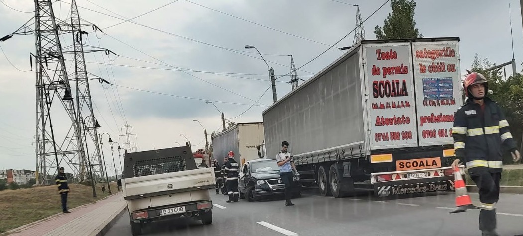 Accident rutier în municipiul Iași. Autoritățile intervin la fața locului – EXCLUSIV