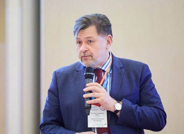 Ce spune Alexandru Rafila despre incidentul de la Guvern, unde Cristian Vasilcoiu a fost preluat de o ambulanță