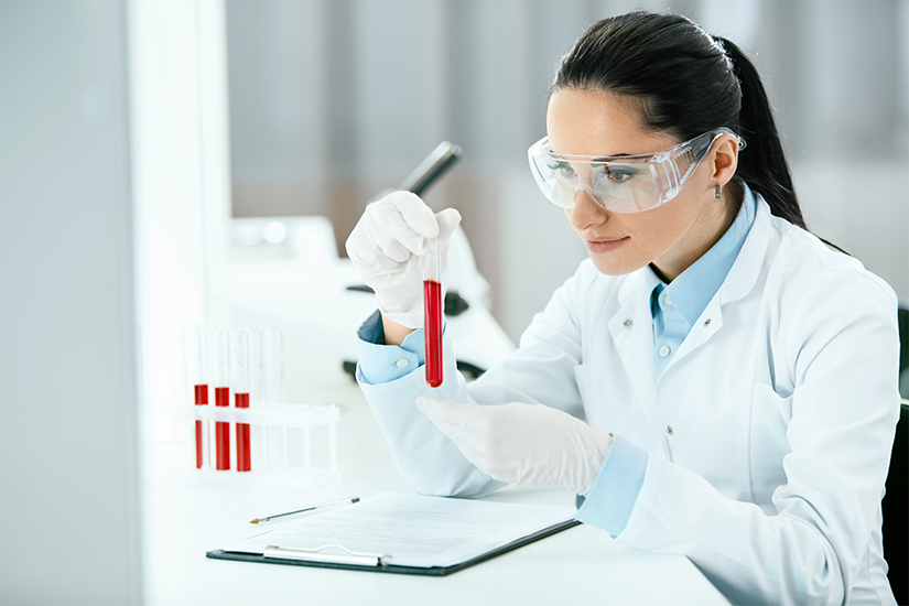 Cinci analize esențiale pentru diagnosticarea afecțiunilor tiroidiene. De ce trebuie să ții cont înainte de recoltarea probelor?