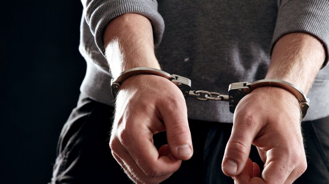 Un bărbat condamnat pentru tentativă de omor, găsit de polițiști în Țigănași, județul Iași
