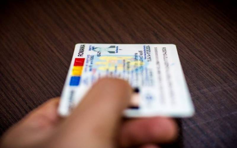Secretul care te scapă de amenzi! Când eşti obligat să îţi schimbi buletinul, chiar dacă nu ţi-a expirat