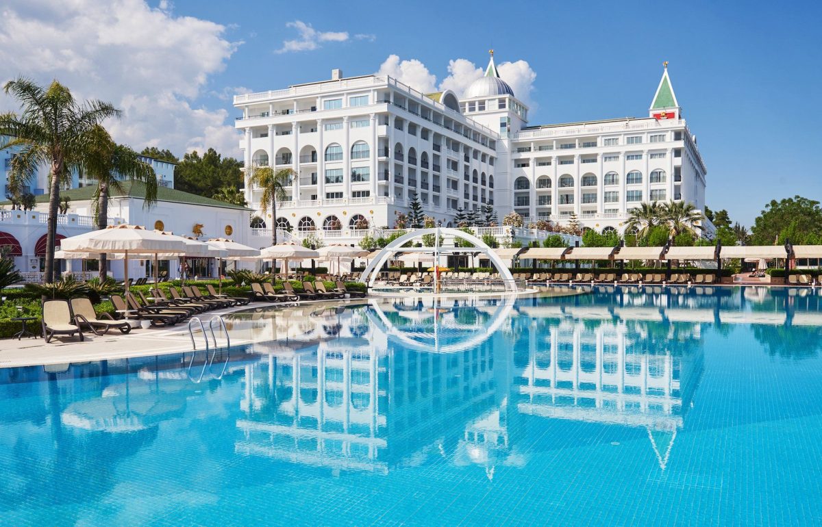 Coșmar de 11.950 de lei pentru o turistă româncă în Turcia. Ce a pățit într-un hotel de 5 stele