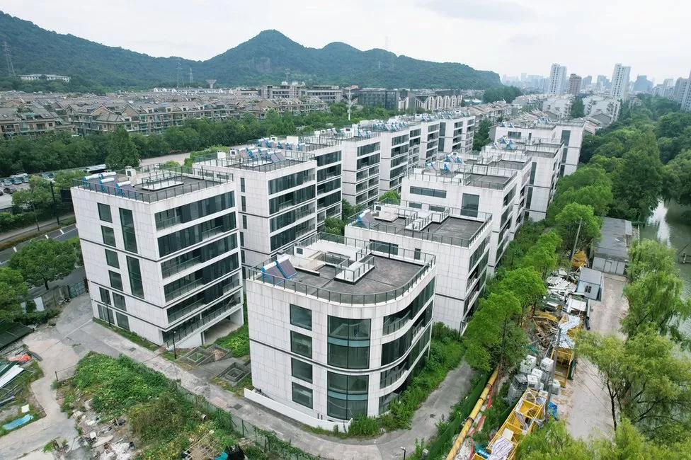 Panică în China unde chinezii nu mai plătesc rate la bănci în plină criză imobiliară
