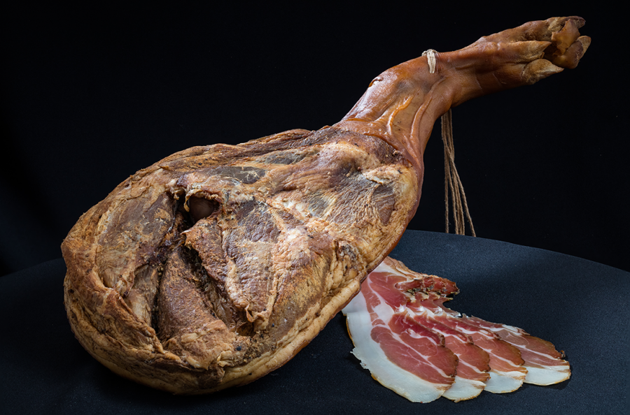 Cum se face jambonul. Prosciutto italian la tine în bucătărie