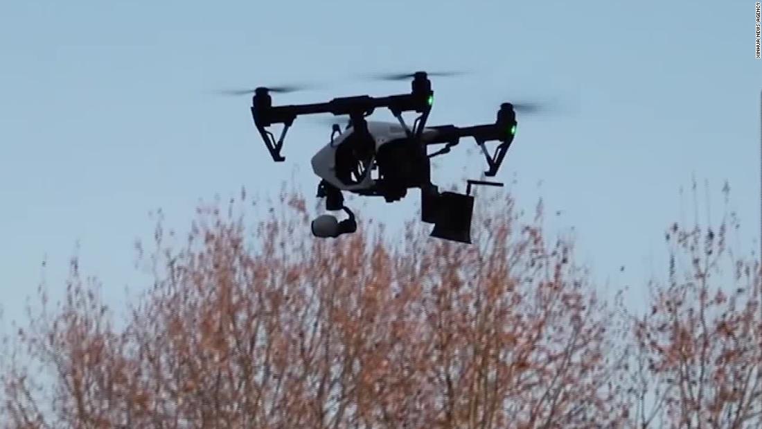 China folosește drone pentru depistarea oamenilor care încalcă măsurile anti-Covid
