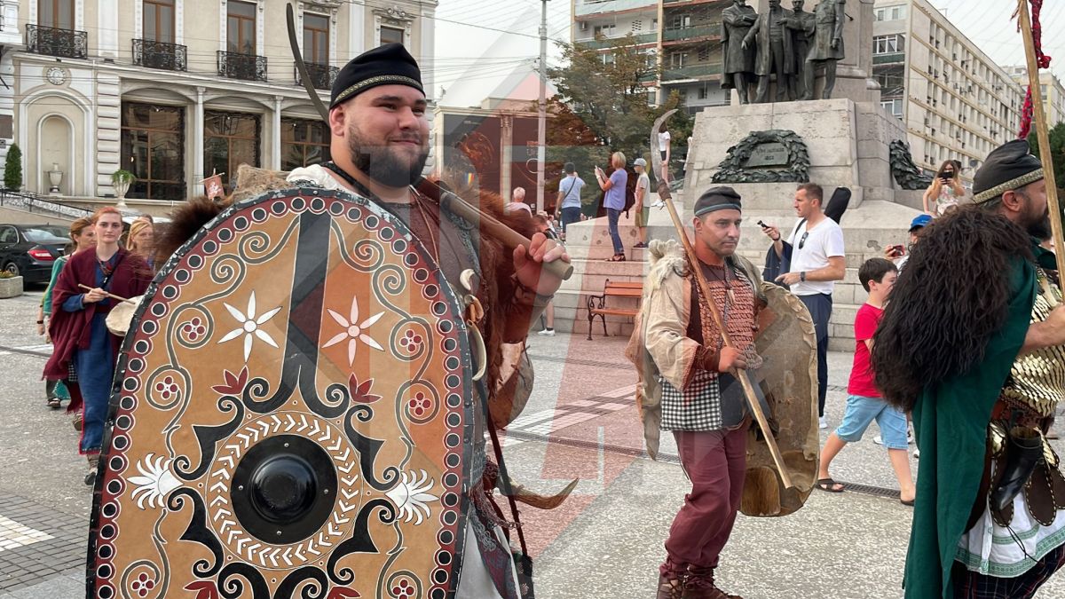 A început Festivalul Getodava la Iași. Zeci de soldați mărșăluiesc prin centrul orașului – GALERIE FOTO, LIVE VIDEO
