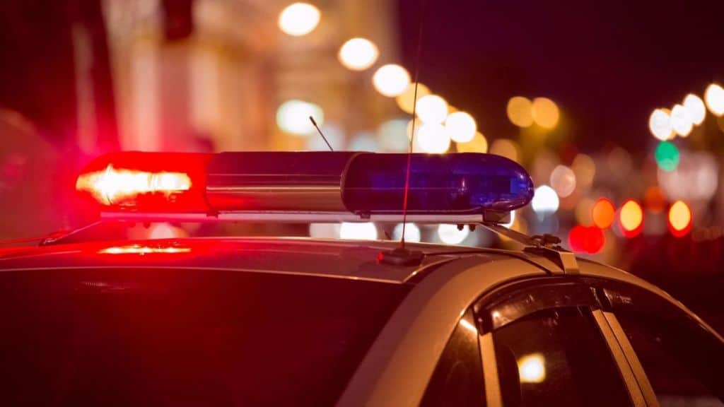 Un bărbat a murit, după ce a fost lovit de un șofer de 19 ani, care încerca să fugă din calea unui conflict iscat la un restaurant