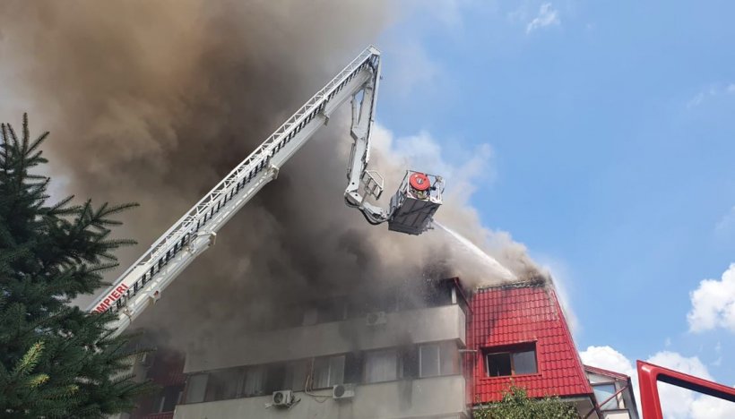 Incendiu pe Şoseaua Olteniţei, zona Popeşti-Leordeni. A fost emis mesaj Ro-Alert din cauza fumului