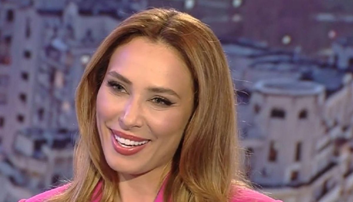 Iulia Vântur vine la iUmor. Ce va face în emisiune diva de la Bollywood