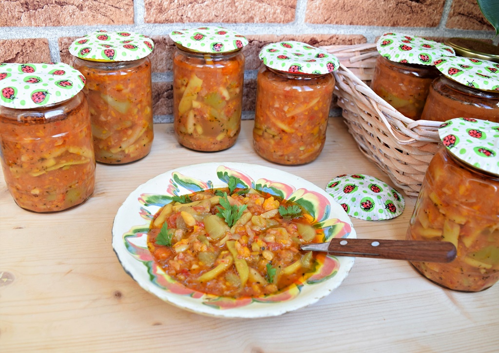 Mâncare de fasole verde la borcan pentru iarnă. Cum să pregătești acasă un deliciu culinar după rețeta bunicii
