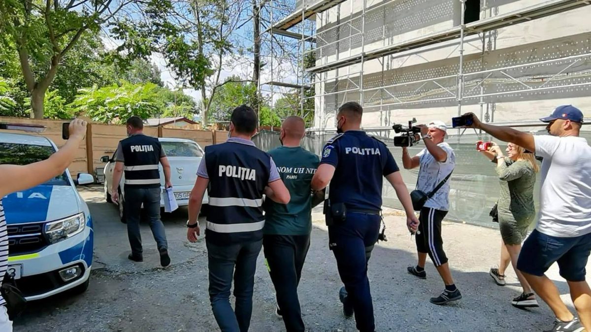 Un medic din București, amenințat și șantajat de un cămătar, după ce a împrumutat 2.500 euro