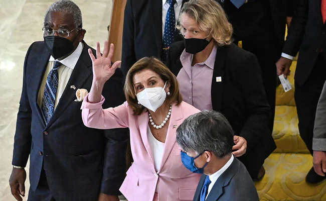 Vizită de grad zero. Nancy Pelosi, omul lui Joe Biden, a aterizat în Taipei – LIVE VIDEO, FOTO