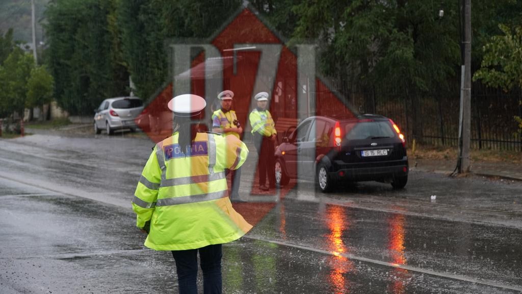Acţiuni pentru prevenirea accidentelor de circulaţie derulate de polițiștii ieșeni – EXCLUSIV, GALERIE FOTO