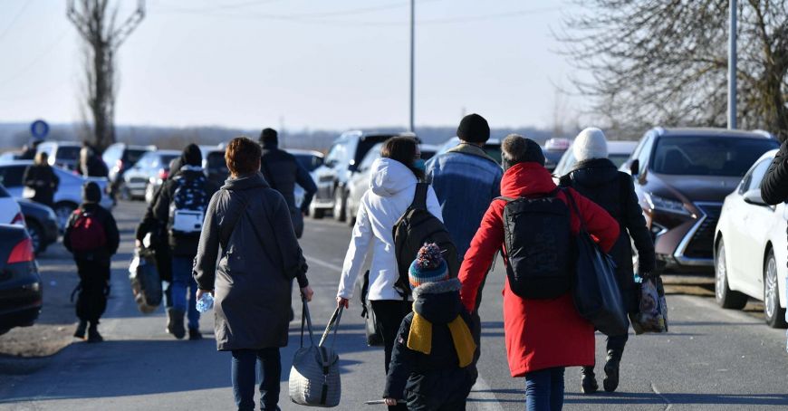 Noua afacere extrem de bănoasă în România. Cine s-a îmbogățit cu banii pentru refugiați