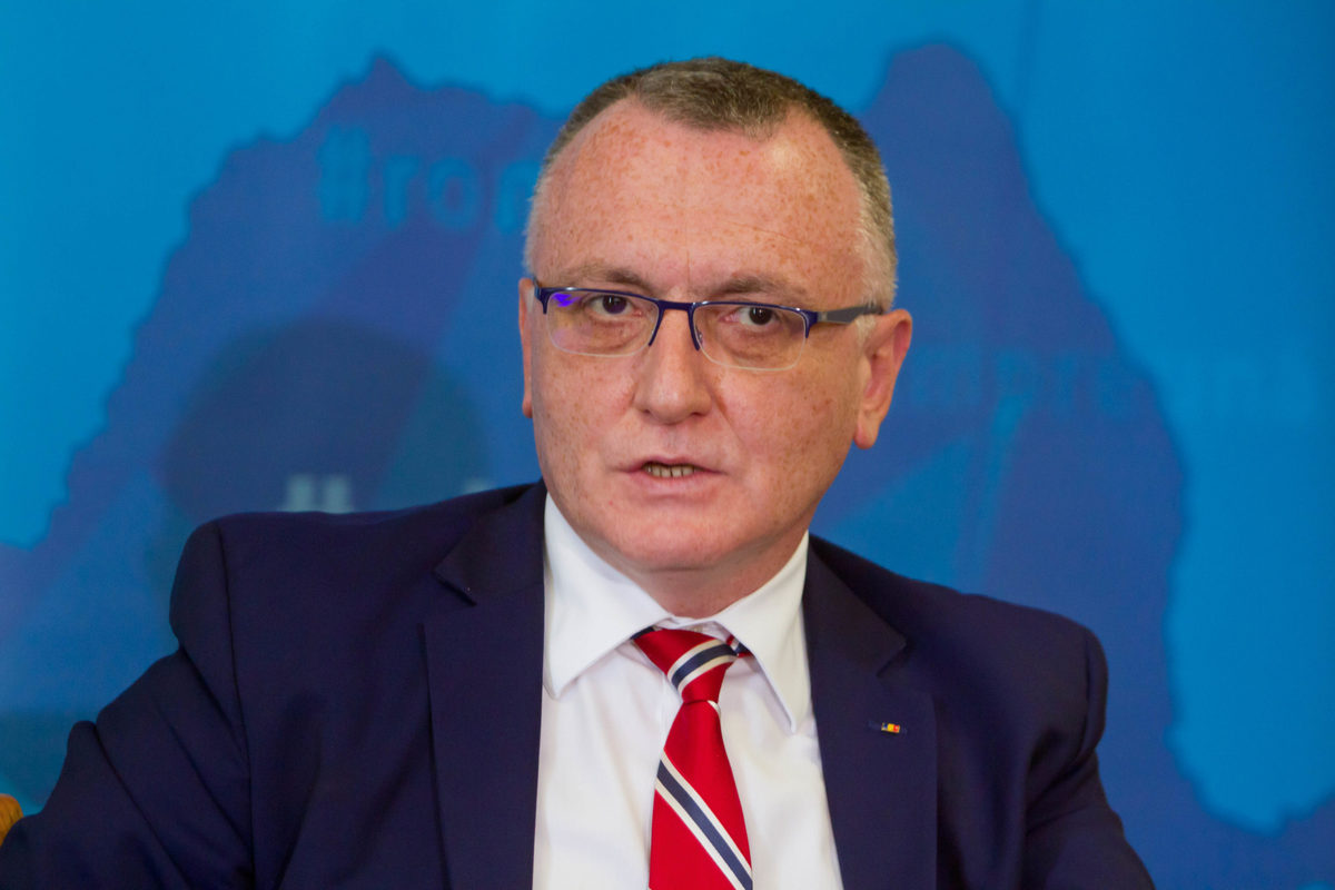 Profesorii și elevii nu sunt de acord cu noile schimbări ale examenului de Bacalaureat. Ce spune ministrul Educaţiei: ,,Atunci de ce îi mai aducem la şcoală?”