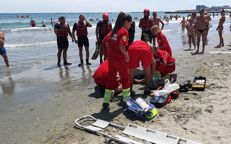 Marea Neagră face a cincea victimă. Un alt tânăr a murit înecat la Costineşti