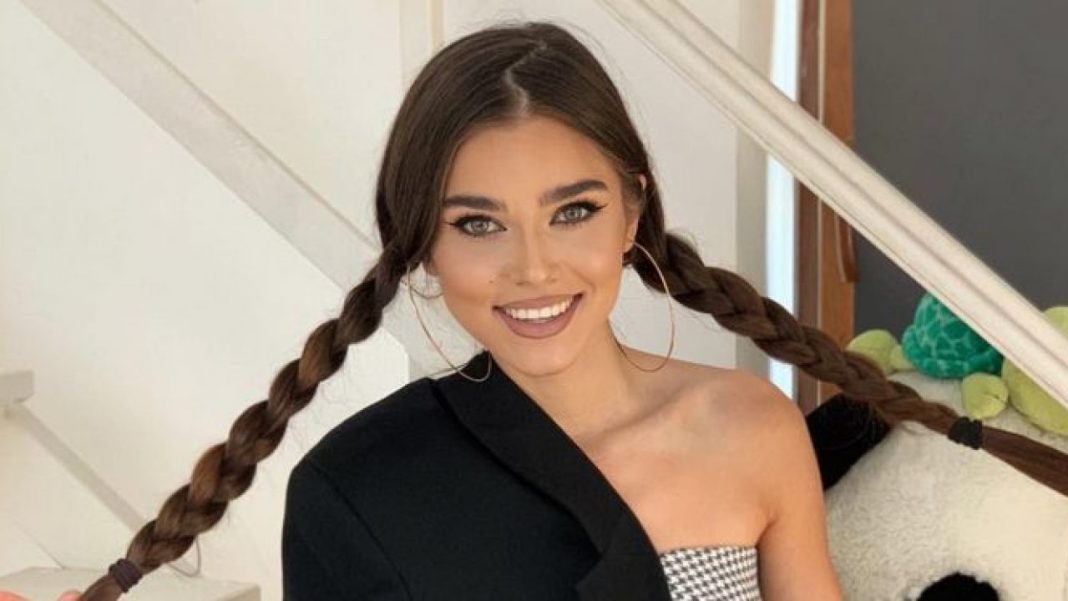 Theo Rose a recunoscut câți bani câștigă din muzică și din Instagram. Artista doar strânge și nu nu investește nimic