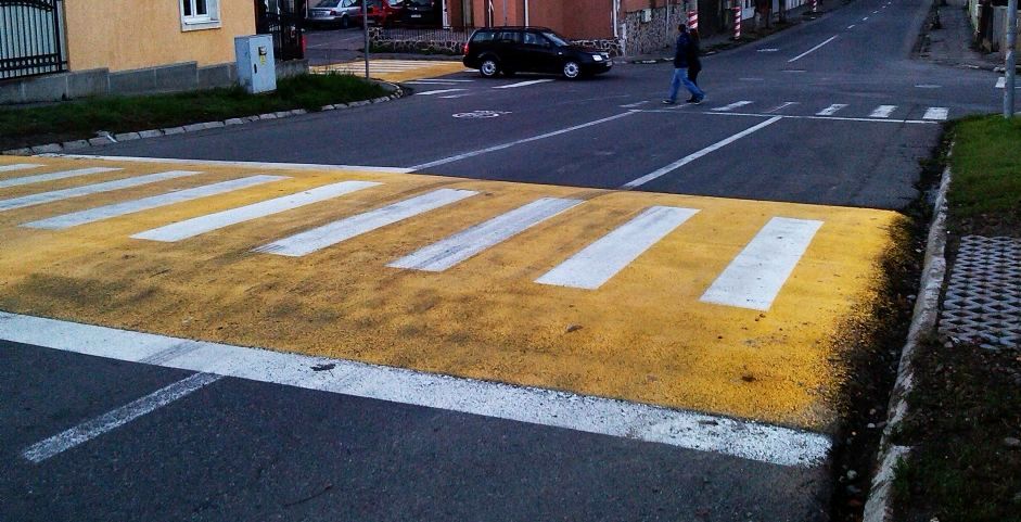 Trecerile de pietoni nesemaforizate din apropierea şcolilor din iaşi vor fi înălţate