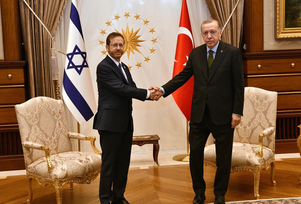 Israel și Turcia și-au restabilit relațiile diplomatice. Vor fi trimiși ambasadori în cele două țări