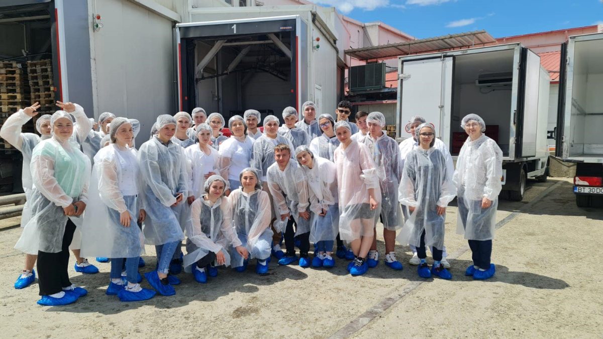 Experiențe valoroase de învățare realizate cu sprijinul proiectului POCU/633/6/14/130745 implementat în Colegiul Economic „Virgil Madgearu” Iași