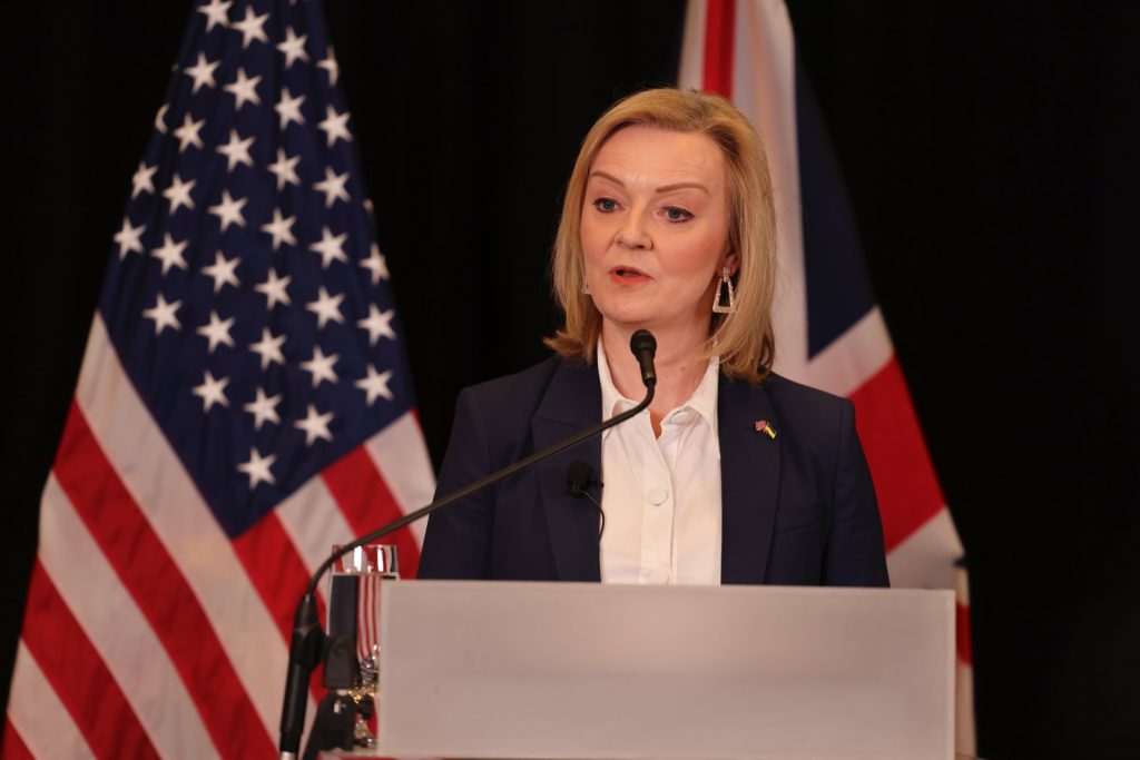 Premierul britanic, Liz Truss: „Vladimir Putin a făcut o greşeală strategică invadând Ucraina”